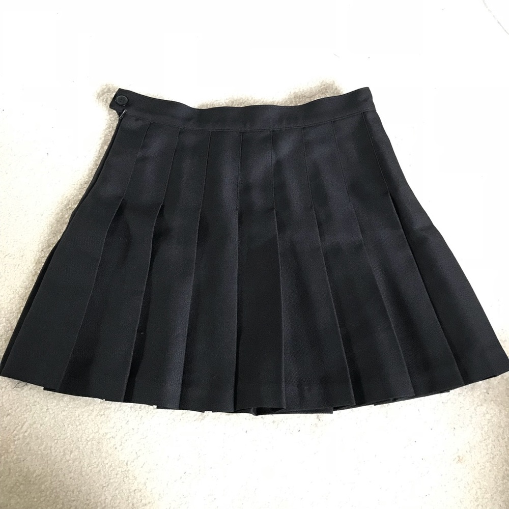 American apparel black pleated skirt